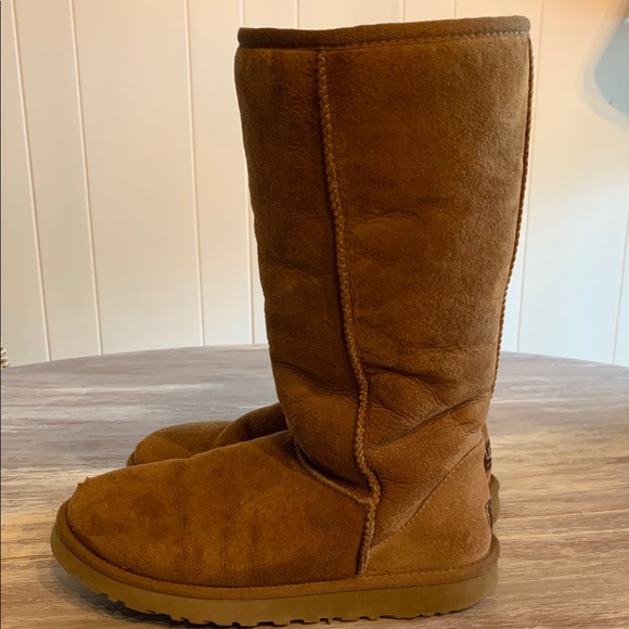 SOLD ❤️ Ugg Classic Tall Boots - Picture 2 of 9